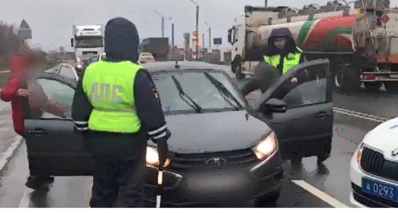 Задержание организаторов незаконной миграции мвд челябинск. Патруль мос. Задержания наркоманов в рязани. Федеральный розыск саратов. Задержан перевозчик.