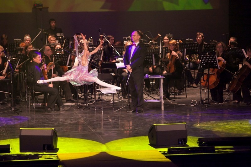 филармонии имени г. див концерт. девушка пародирует киркорова. квартет алексея черемизова афиша. див концерт.