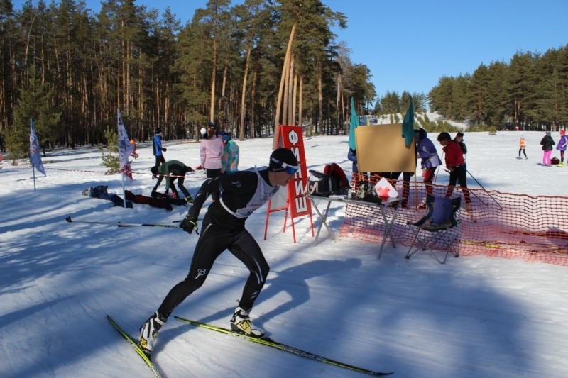 Сосновка заволжье чебоксары. Заволжье спорт. Стадион в заволжье нижегородской области. Ледовый дворец заволжье. Заволжье городецкий район.